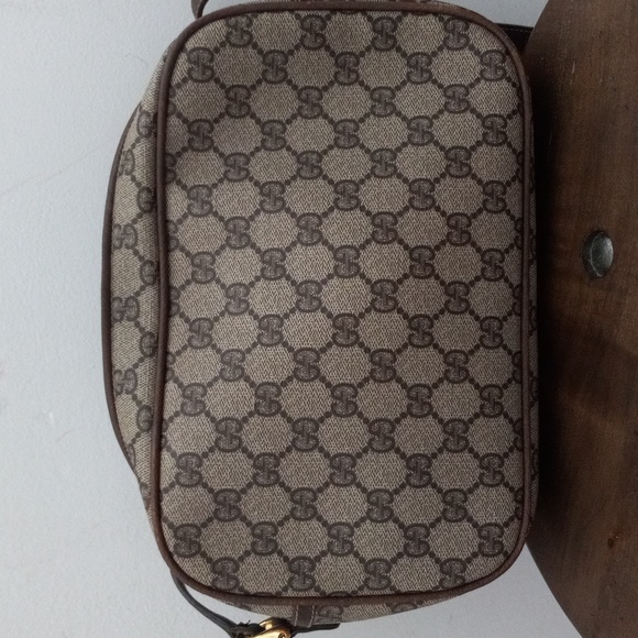 Authentic Vintage Gucci Interlocking GG Monogram Supreme Crossbody Bag - Picture 3 of 11